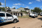 Desalojaron una vivienda usurpada y detuvieron a una mujer que intentó impedir el operativo
