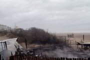 Incendio destruye parte del balneario AMGAA Beach en Mar de Ajó y creen que fue intencional
