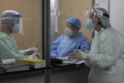 Especialistas piden más restricciones, control en transporte y reprogramación de cirugías