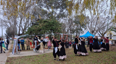 9 de Julio en Barrio El Puerto: fe, cultura y compromiso social en Plaza Itatí