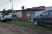 Entran por un ventiluz y desvalijan otra vivienda en Talas Sur: se llevaron hasta la pava