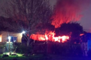 Tragedia en Villa Gesell: un niño murió en un incendio y su padre lucha por su vida
