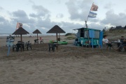Una buena: el calor de marzo extendió los servicios en apacibles playas alejadas del ruido y la ciudad