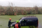 Ruta 11: una Kangoo despistó y cayó a un zanjón en Santa Teresita