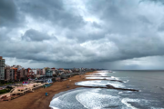 Hallan a mujer fallecida en la playa pública Luna Azul de Mar del Plata