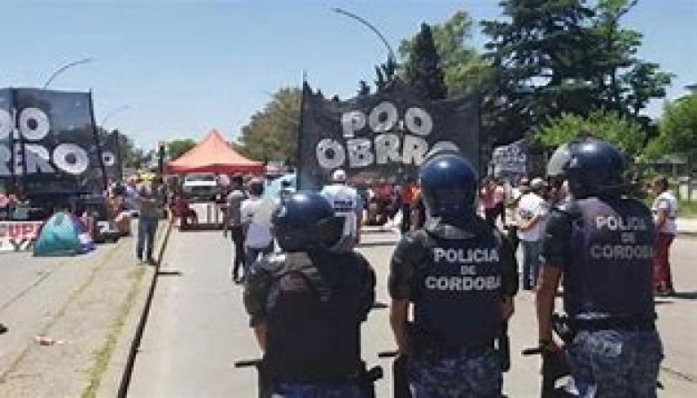 Movimientos sociales protestaron en la 9 de Julio y reclamaron asistencia a comedores