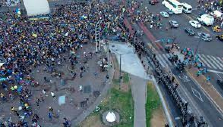 Incidentes en el Obelisco durante los festejos de Boca