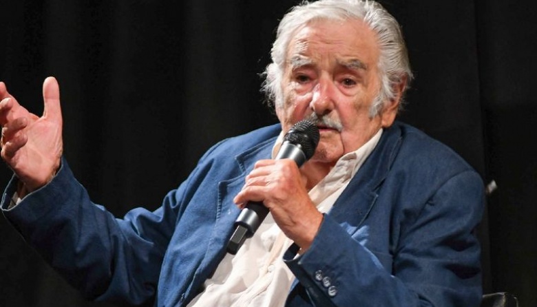 "Pepe" Mujica anunció que tiene cáncer