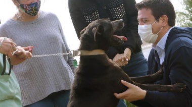 Mientras avanza la obra del Hospital Veterinario Municipal, el intendente propicia la adopción responsable