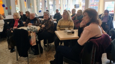 Entre textos y anécdotas, se llevó a cabo el Café Literario en beneficio de "Chichos"
