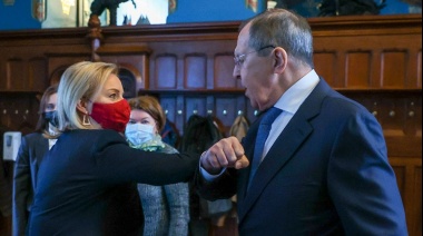 Rusia inició ejercicios militares, y diplomáticos se reúnen en Moscú y Berlín por Ucrania