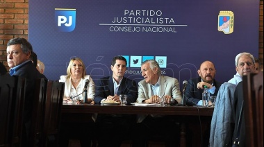Alberto Fernández y Máximo Kirchner, a un paso de conducir el PJ en Nación y Provincia