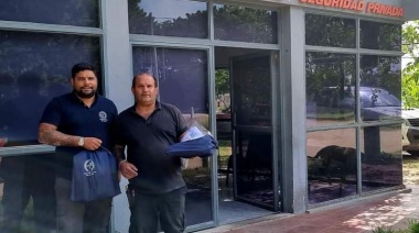 UPSRA: los trabajadores de seguridad privada recibieron kits con útiles escolares, guardapolvos y bolsos