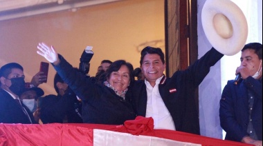 En su primer discurso presidencial, Castillo llamó a construir "un país más justo"