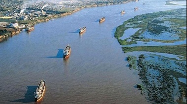 Taiana reafirmó que el cobro del peaje por el uso de vías navegables "lo tiene que hacer el Estado"