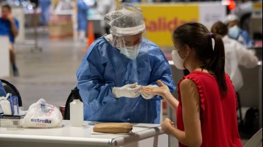 Luego de cuatro días de aumento, tenue baja de contagios arroja 19.419 casos en 24 horas