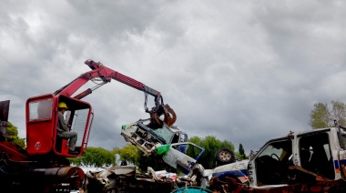 Municipalidad de La Costa lanza programa de compactación de vehículos abandonados y judicializados
