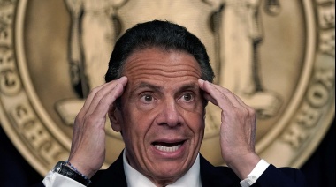 El gobernador de Nueva York anunció su renuncia jaqueado por múltiples causas de acoso sexual