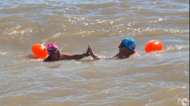 Hubo alegría y emoción de nadadores locales tras el cruce del Río de la Plata