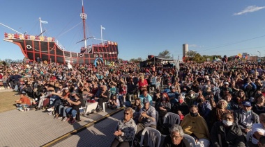 La comunidad del Partido de La Costa celebró el Día de la Madre con un multitudinario show de Soledad