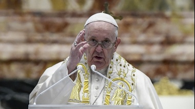 Francisco denunció que dentro del Vaticano lo "querían muerto" tras su operación de colon