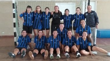 El equipo femenino de la Escuela Municipal de Handball arrancó con dos victorias en la Liga Atlántica