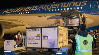 Llegaron un millón de vacunas Sinopharm procedentes de China