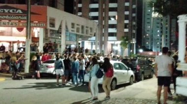 Descontrol en Pinamar: Caravanas de jóvenes en la madrugada entonando cánticos contra las autoridades