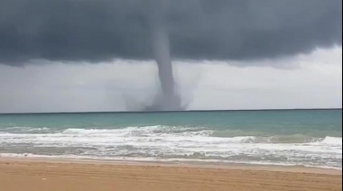 Una tromba marina sorprendió a turistas y pobladores en Aguas Verdes