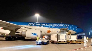 Un nuevo vuelo de Aerolíneas Argentinas arribó a Moscú para traer otra partida de vacunas