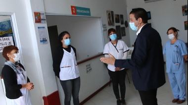 Cardozo visitó el Centro de Vacunación y agradeció al personal de Salud por el esfuerzo que realizan