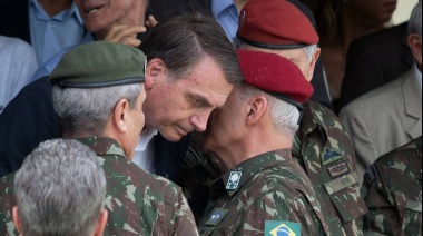 Los tres jefes militares pusieron sus cargos a disposición de Bolsonaro