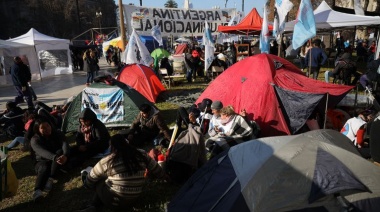 Tercer día de acampe en Plaza de Mayo para pedir la libertad de Milagro Sala