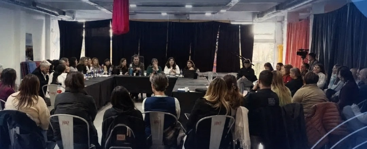 La Costa lanzó una mesa intersectorial para abordar conflictos en entornos digitales