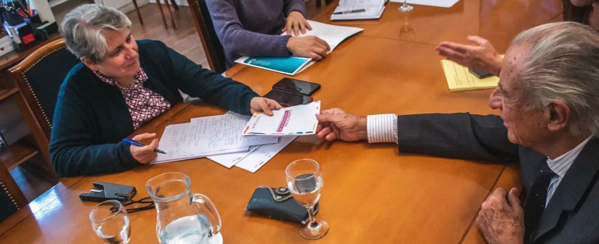 La Costa planteó a Provincia la falta de docentes y obras en las escuelas
