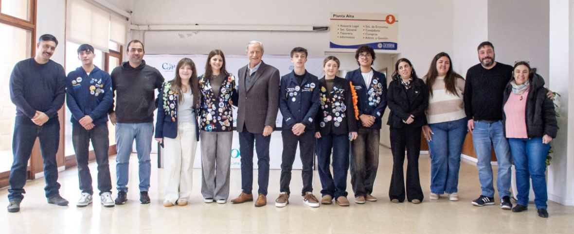 Jóvenes de La Costa se preparan para vivir experiencias de intercambio en distintos países