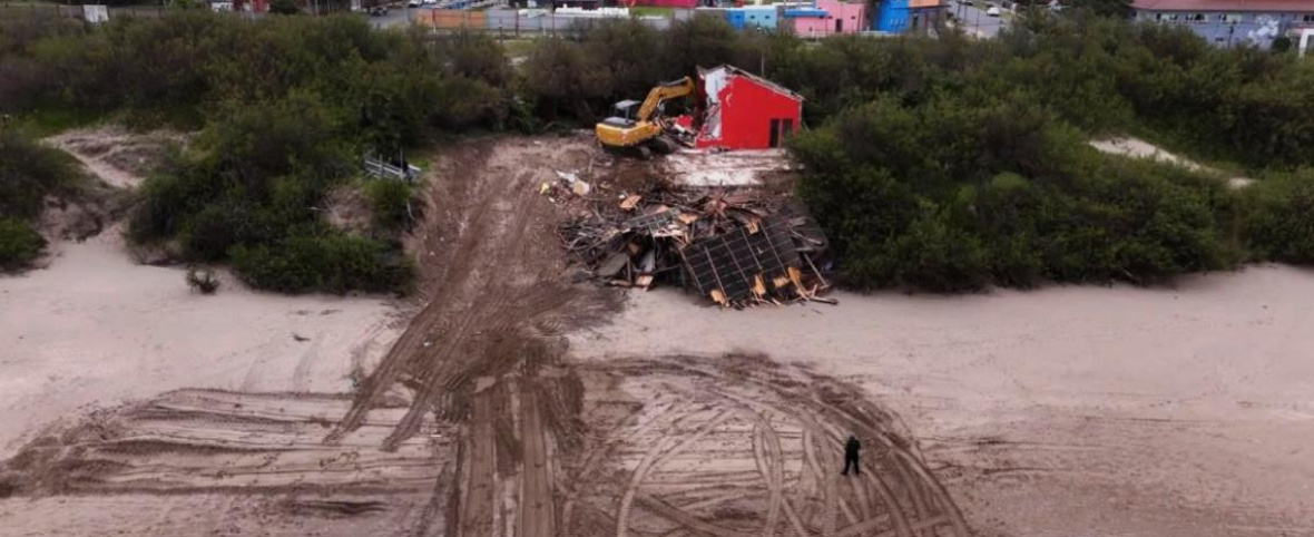 Demolieron el balneario Macarena y avanzarán con otras cuatro estructuras en Santa Teresita