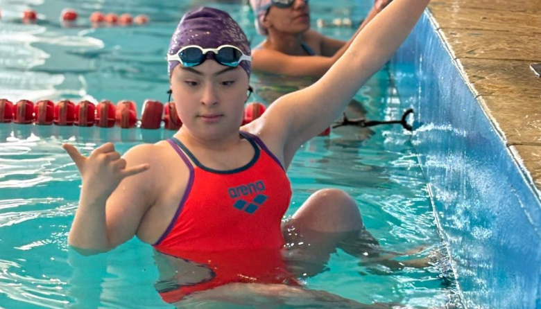Clara Lagos brilló en Paraná y se consagró triple campeona nacional de natación
