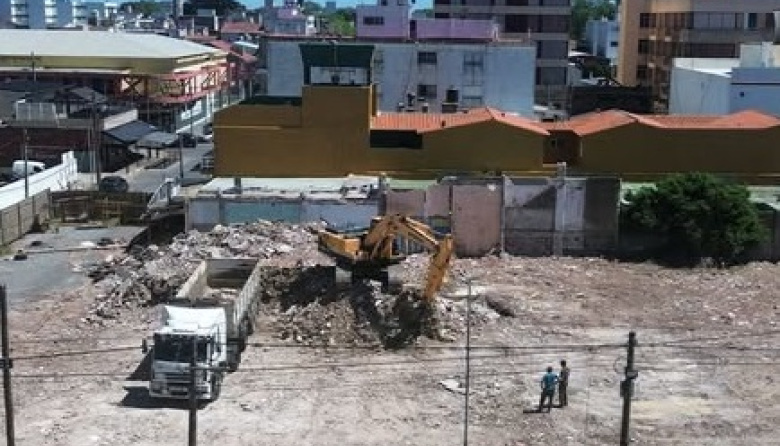 La Costa demolió el edificio colapsado en Santa Teresita para garantizar la seguridad pública