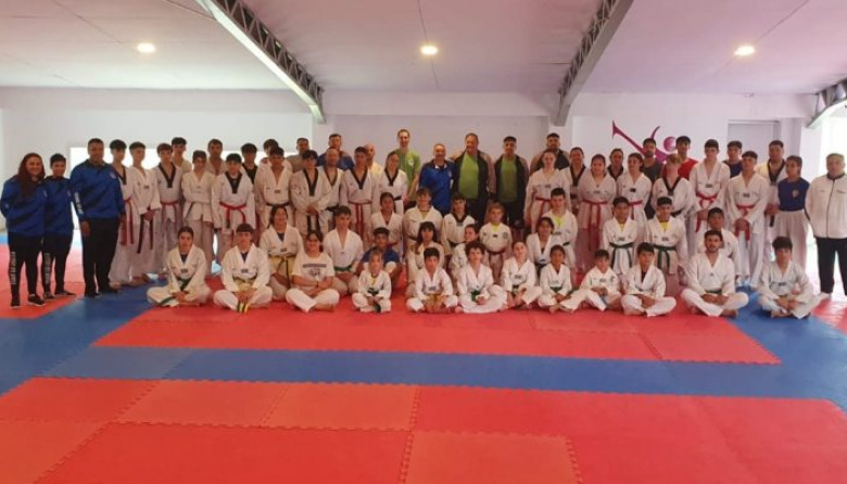 Jóvenes costeros clasificados al Torneo Nacional Clausura de Taekwondo en el CeNARD