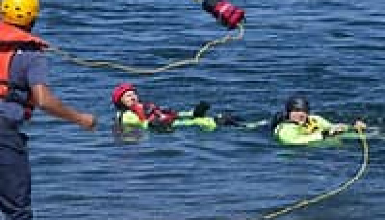 El equipo SADAT organiza una competencia de salvamento acuático para recaudar fondos