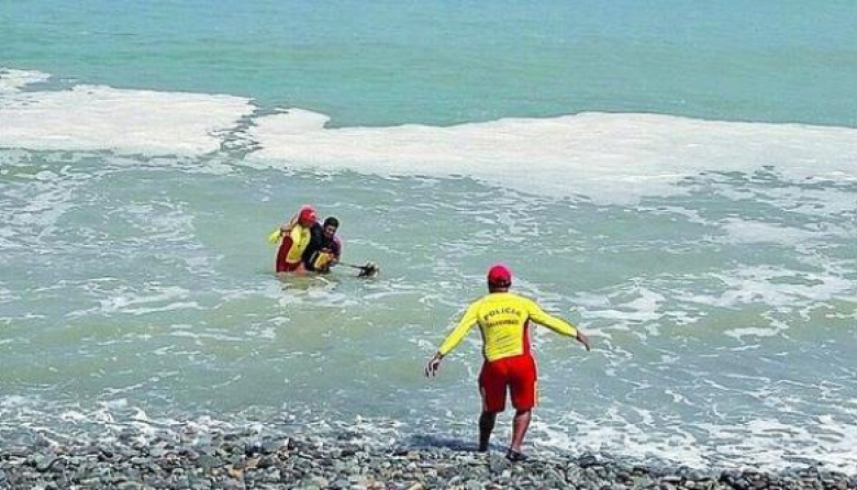 Un guardavidas rescató a una mujer arrastrada por la corriente en la playa de Santa Teresita