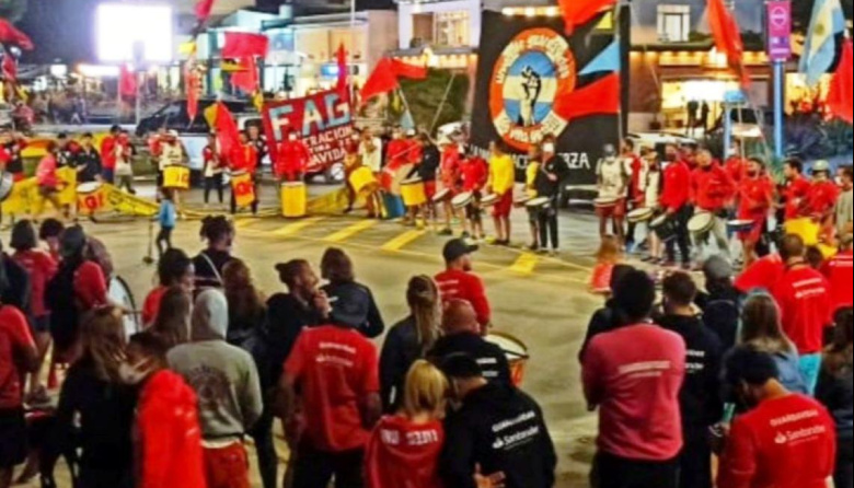 Conflictos salariales de guardavidas encienden alertas a semanas del inicio de la temporada de verano