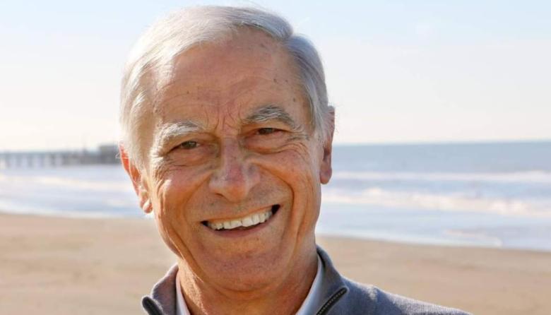 Chicos de tres localidades participaron de una jornada de surf y seguridad en el mar en Santa Teresita