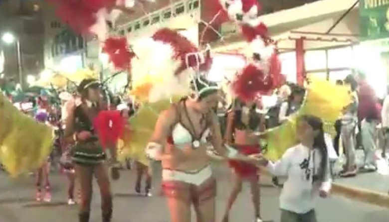 La comparsa Tuyú Tuyú ultima detalles para brillar en los carnavales de San Clemente