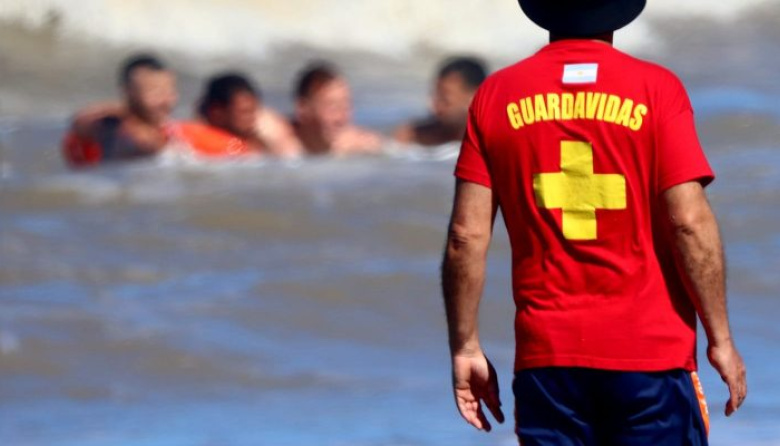 Guardavidas realizaron una asamblea abierta en Mar del Tuyú