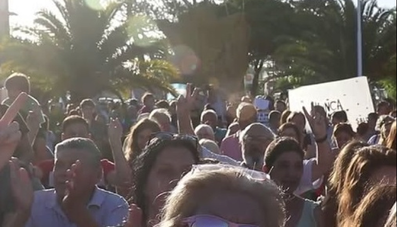 Fuerte discurso y masiva movilización en el Monumento al Libertador