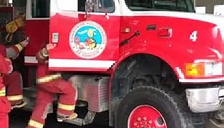 Incendio en el sector de “Las Pirámides” generó preocupación y una gran columna de humo