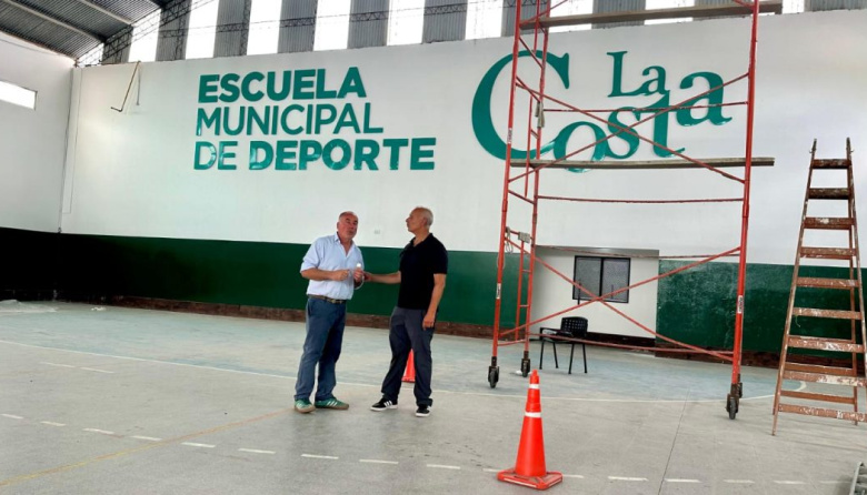 Avanzan las obras de mantenimiento en polideportivos y natatorios municipales