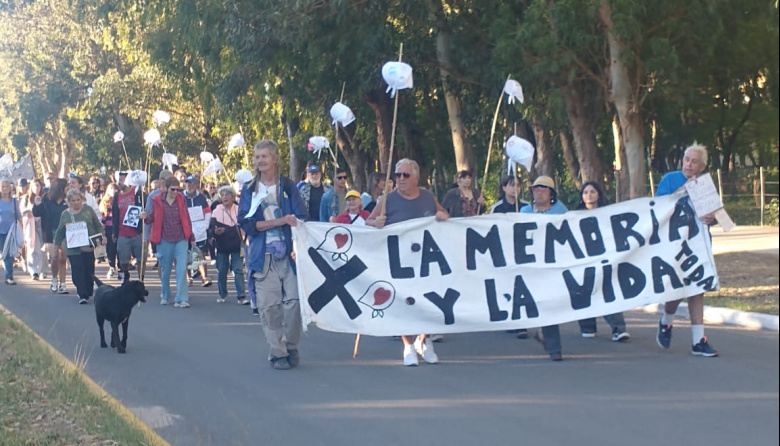 Emotiva jornada por el Día Nacional de la Memoria con acto, marcha y homenaje en la playa